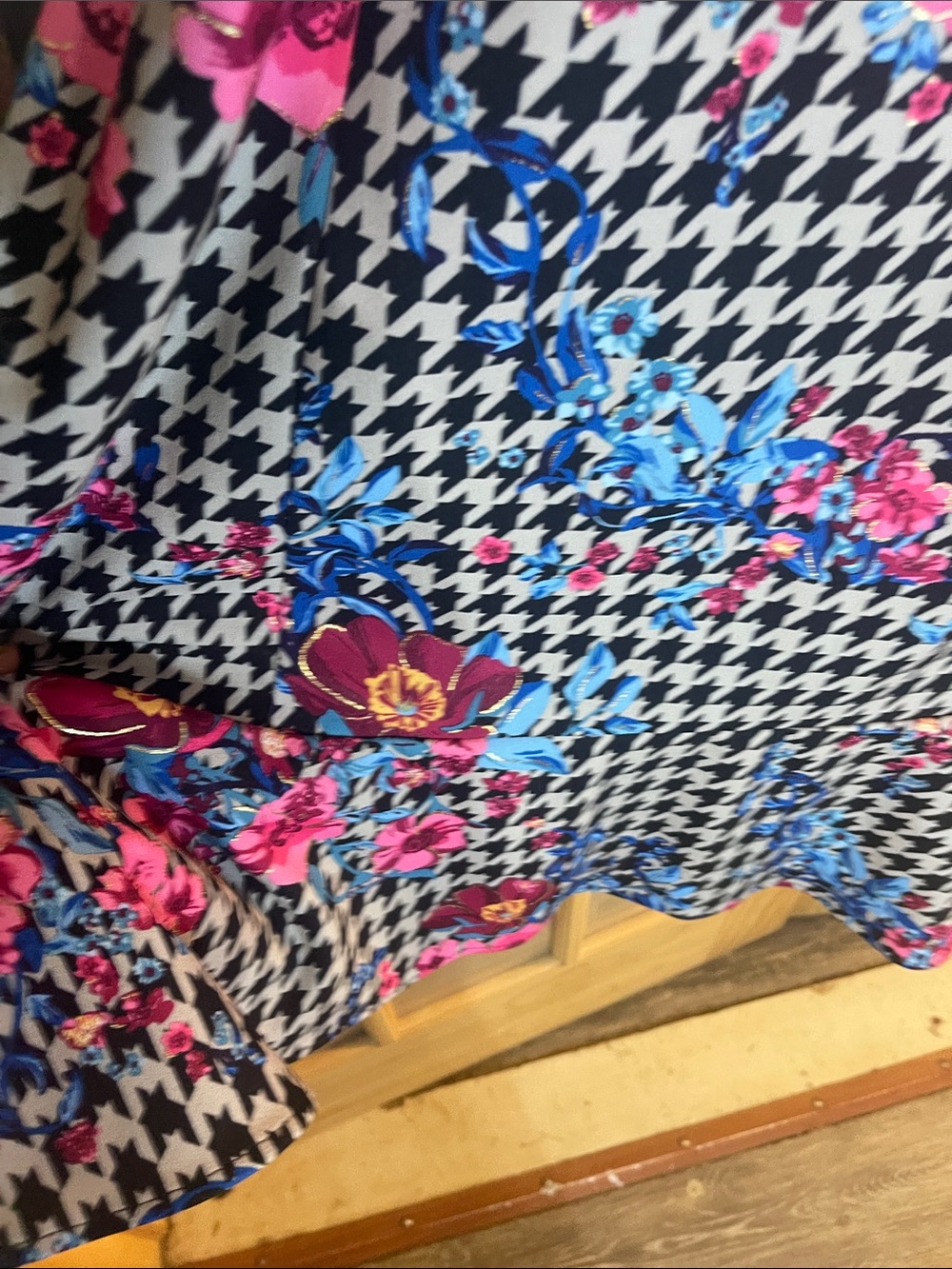 206. Guess Black Houndstooth Midi Dress with Pink & Blue Floral Print - Picture 7 of 11